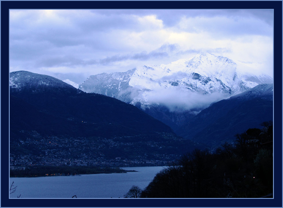 Frühling
Blick Richtung Locarno von Caviano aus. 
Schlüsselwörter: Caviano, Locarner-See