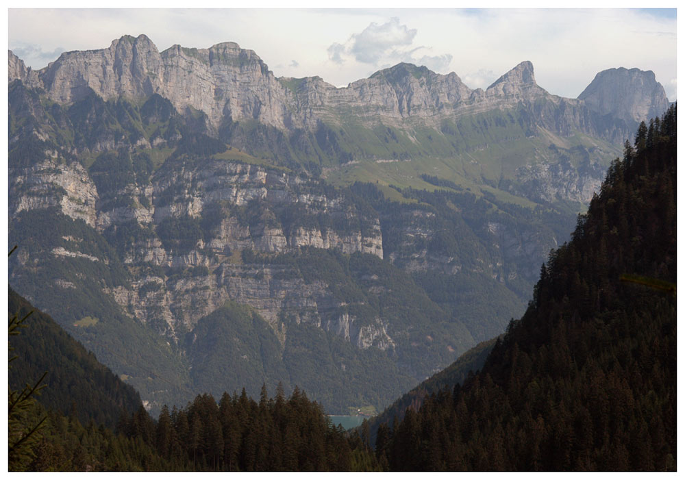Churfisten, die Bergkette des Walensees
aus dem Murgtal...
Schlüsselwörter: Churfirsten, Walsensee