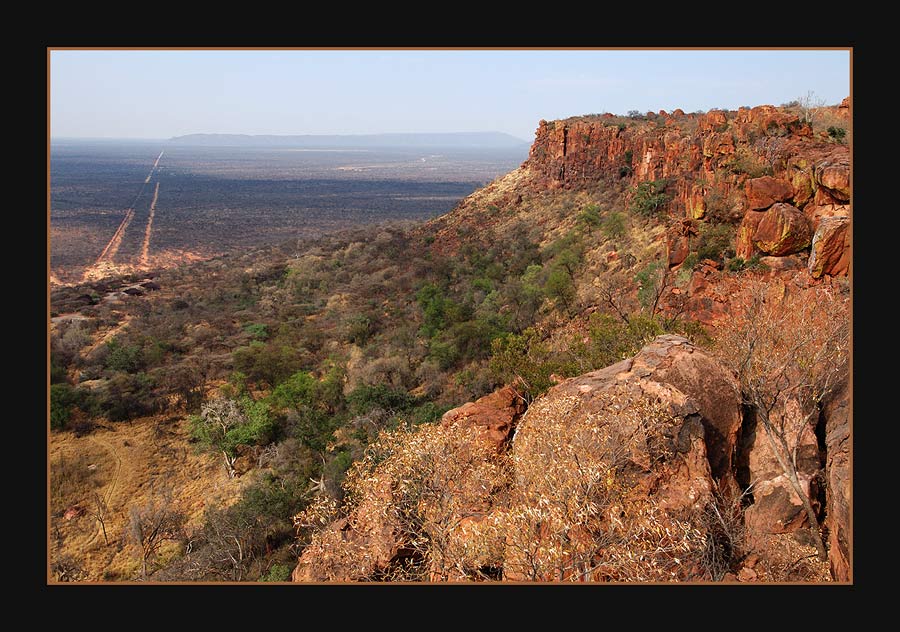 Waterberg-Plateau
Ein Naturschutzgebiet nördlich von Windhoeck. Verschiedene Antilopenarten und Nashörner kommen auf diesem Hochplateau vor.
Schlüsselwörter: Waterberg, Namibia,
