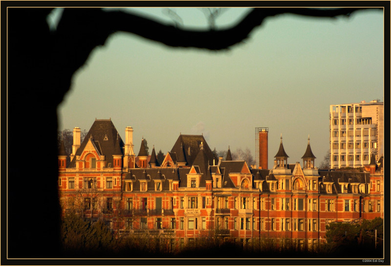 Das "rote Schloss"
Schlüsselwörter: Zürich, rotes Schloss