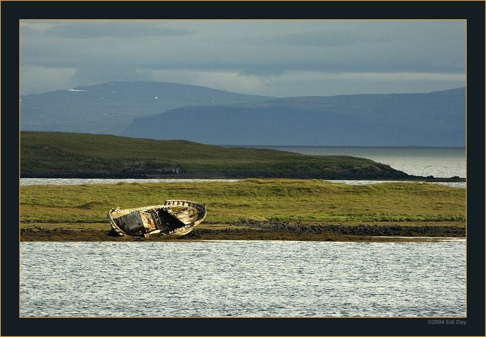 Der hat wohl...
... seine besten Zeiten hinter sich.
Schlüsselwörter: Island, Wrack, Westfiorde, Schiff
