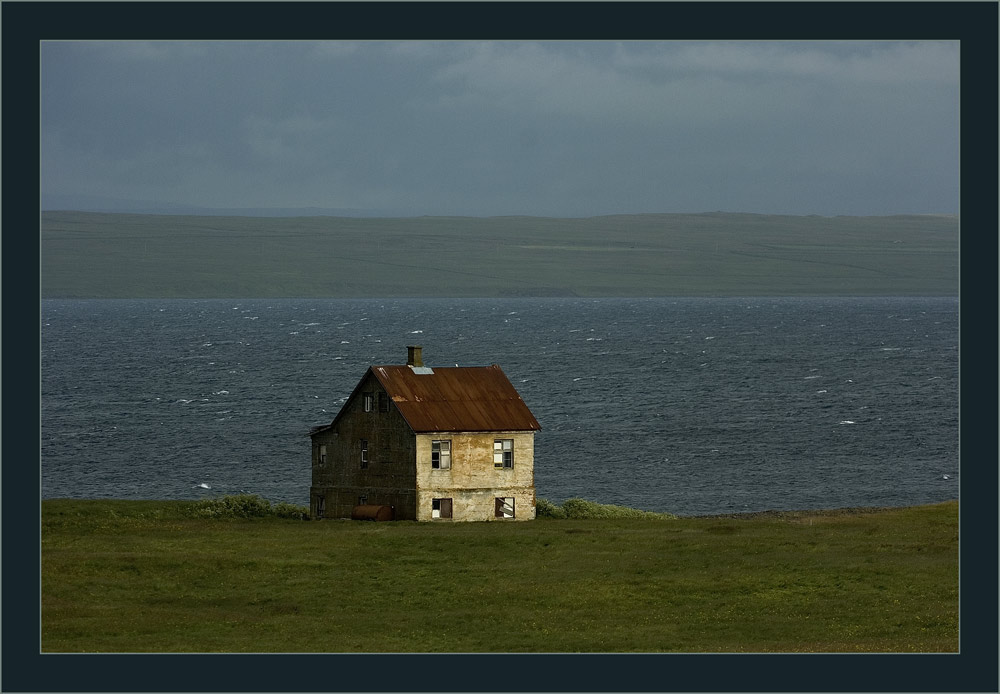 Einsamkeit
unter Einsamkeit sollte man nicht leiden, wenn man in Island wohnt.
Schlüsselwörter: Island