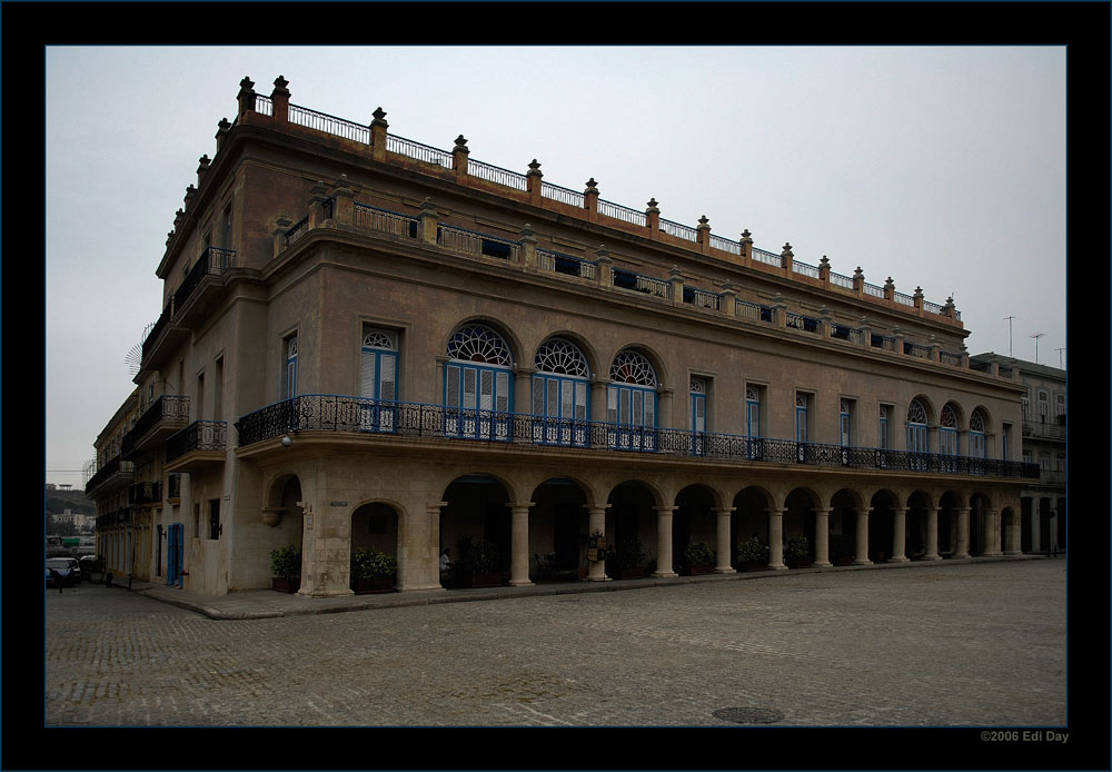 La Habana
ein frisch renoviertes Haus in der Hauptstadt, eine Seltenheit
Schlüsselwörter: Kuba, Havanna, La Habana