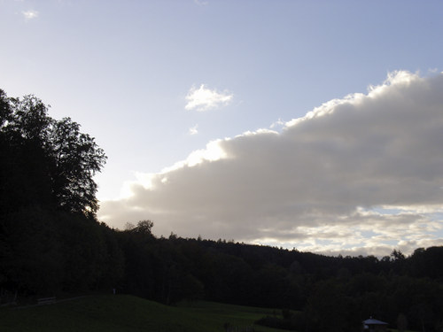 WOLKEN
WARUM DENN IN DIE FERNE SCHWEIFEN  - WENN DAS SCHÖNE LIEGT SO NAH !
AUFGENOMMEN IN ZÜRICH 
Schlüsselwörter: WOLKEN, ZÜRICH