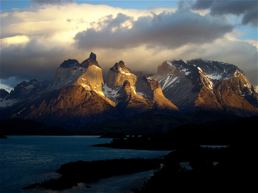 TORRES DEL PAINE
Schlüsselwörter: BERGE, LANDSCHAFT