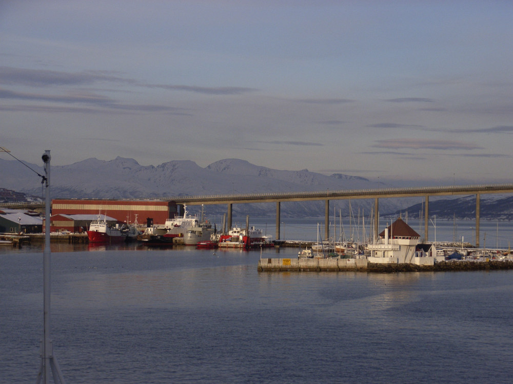 EINDRÜCKLICHE HAFENEINFAHRT IN TROMSOE
Schlüsselwörter: REISEN, NORWEGEN, HURTIGRUTEN