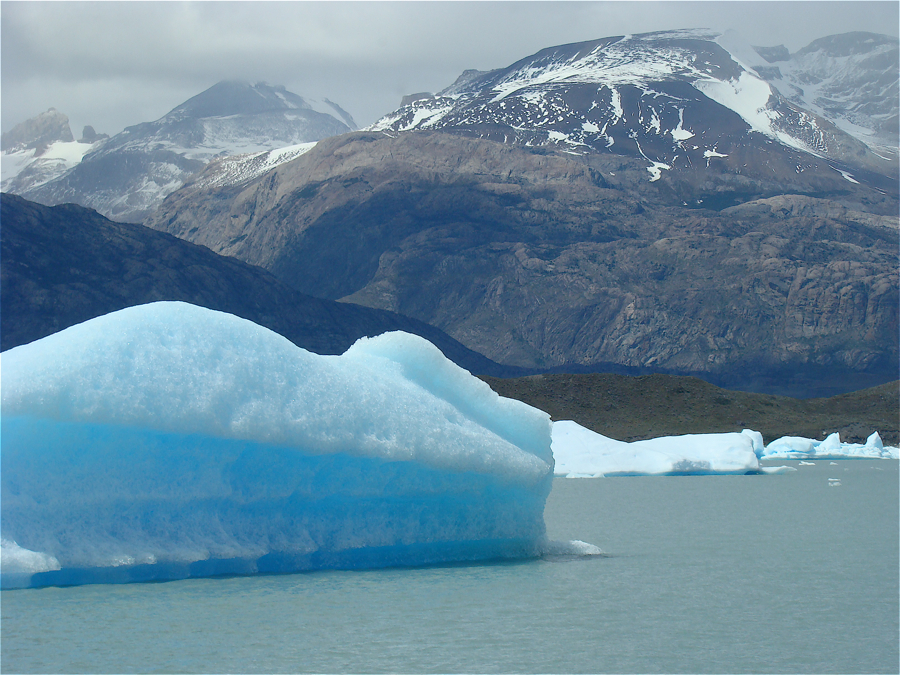 Eis - faszinierende Formationen auf dem Lago Argentino
Schlüsselwörter: Eis, Gletscher