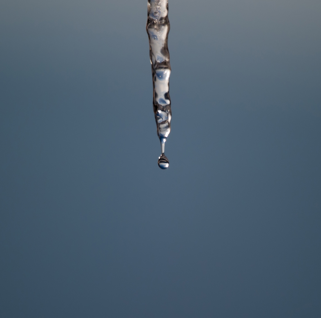 Wasser und Eis
Schlüsselwörter: Eiszapfen, Wasser, kalt, gefroren, Winter, Tropfen