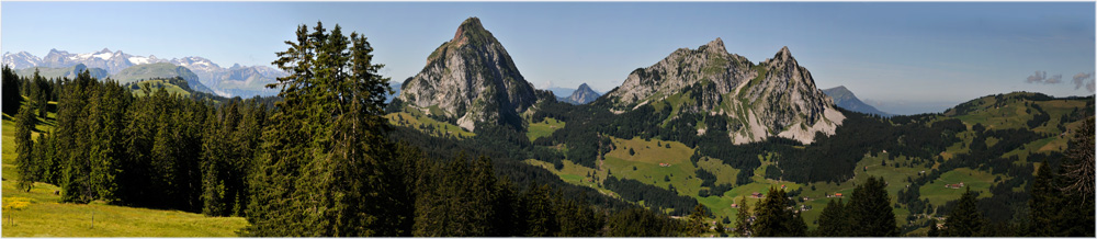 Panorama grosser und kleiner Mythen
Schlüsselwörter: Panorama grosser und kleiner Mythen, Einsiedeln, Alpthal, Schweiz, Mythen